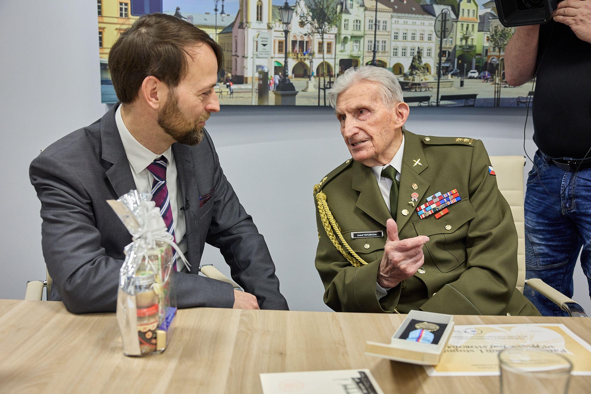 Válka mu vzala kamarády. Jen náhodou jsem přežil, vzpomíná veterán Josef Svoboda