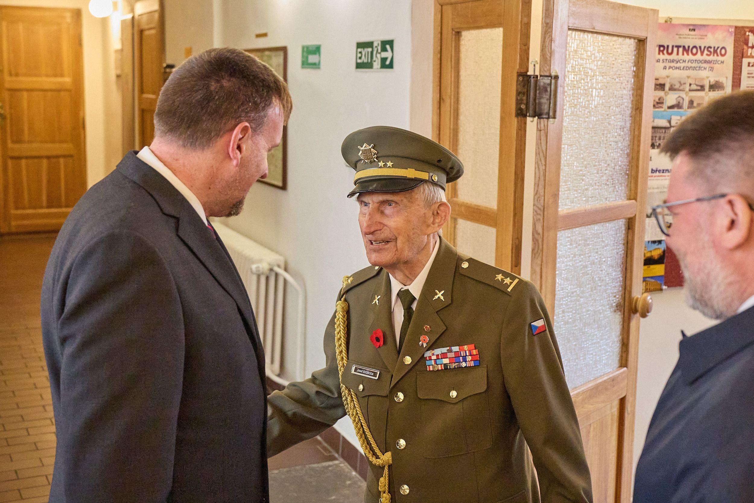 Válka mu vzala kamarády. Jen náhodou jsem přežil, vzpomíná veterán Josef Svoboda