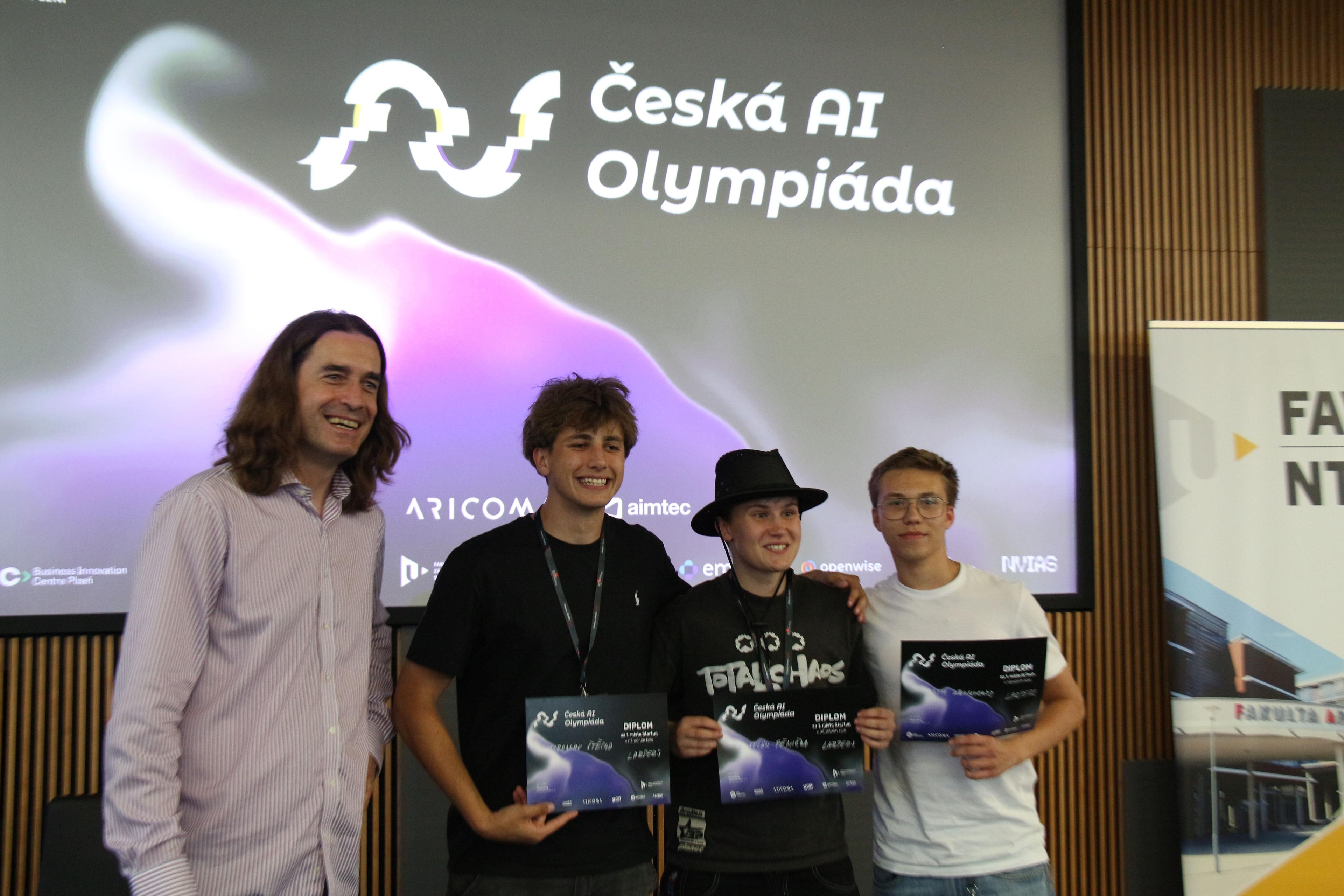 Kdybychom něco udělali jinak, nedopadlo by to takhle. Studenti boleslavské průmyslovky vyhráli AI olympiádu