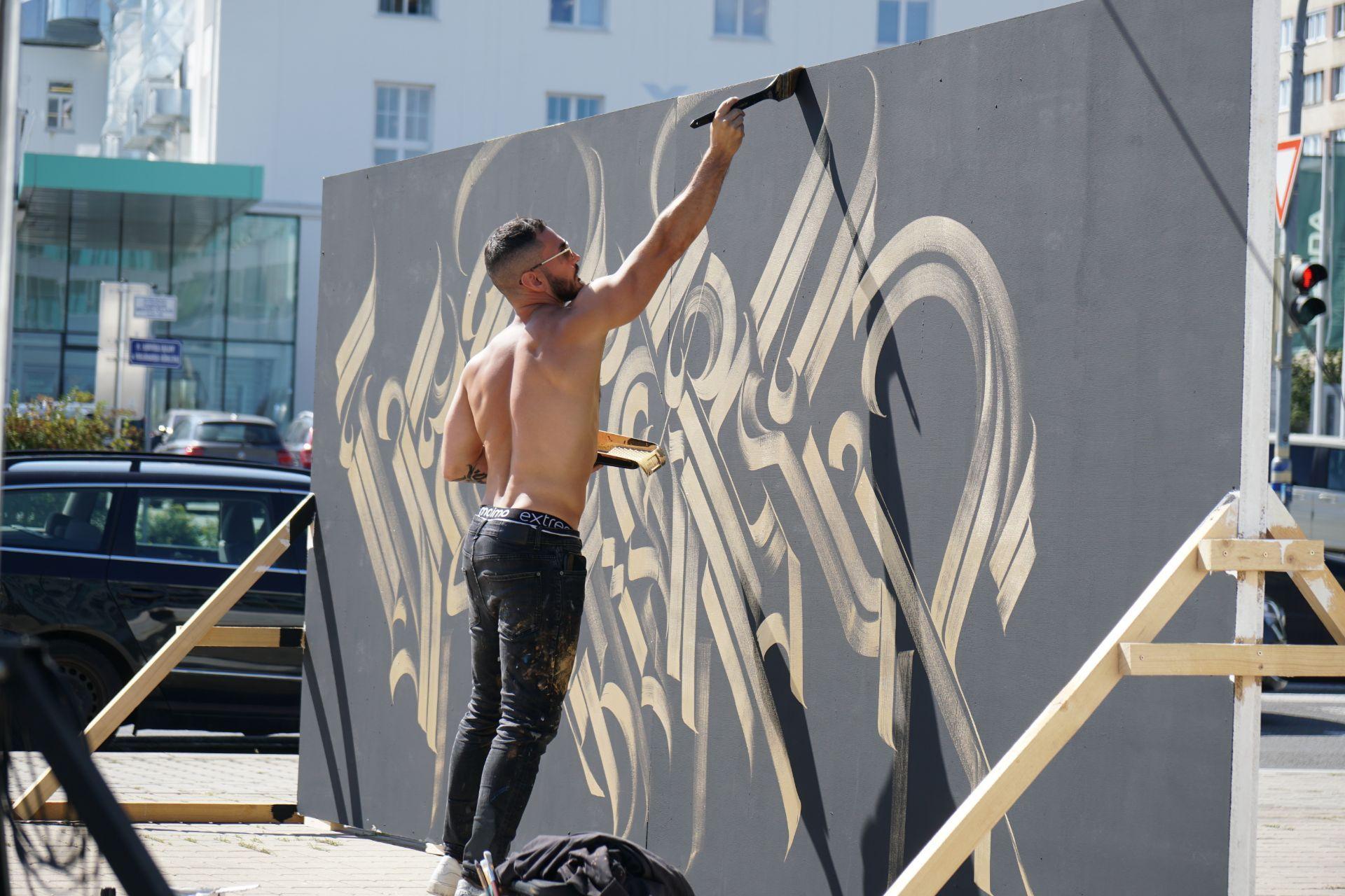 Mladá Boleslav jako netradiční galerie. Street art festival obohatil veřejný prostor města