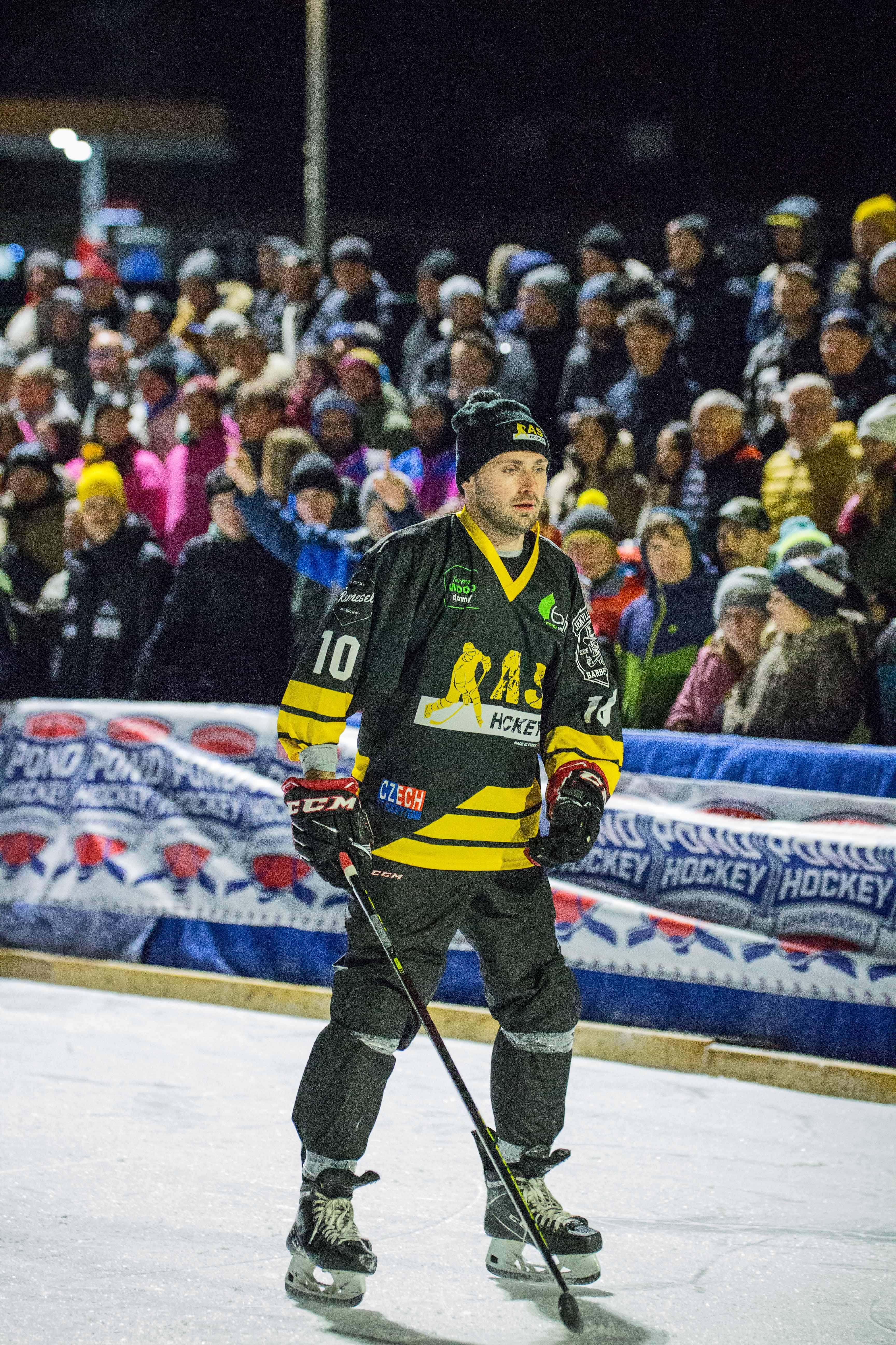 Když máte za učitele tělocviku medailistu v rybníkovém hokeji