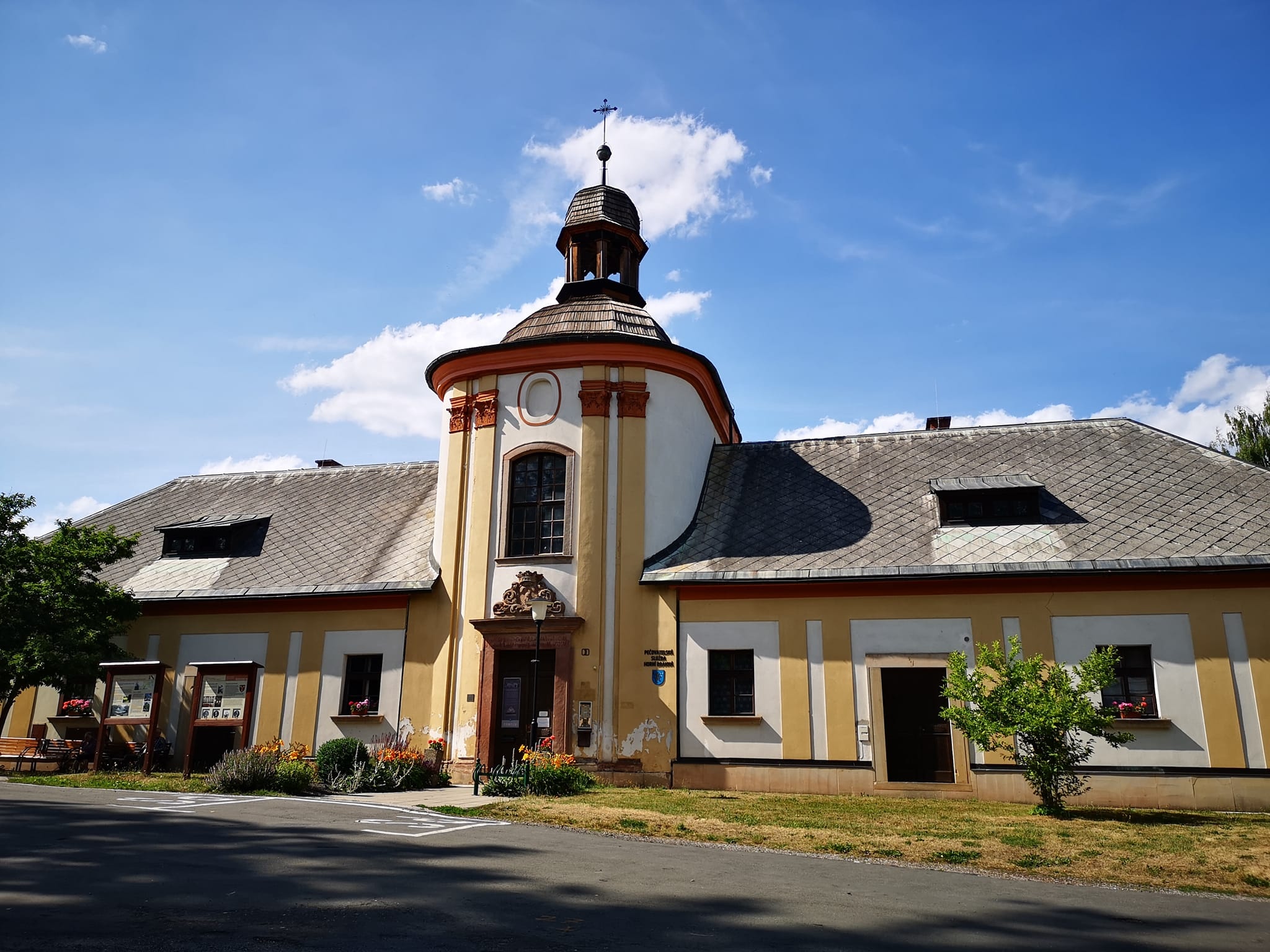 https://noveregiony.fra1.digitaloceanspaces.com/Horni_Branna_foto_archiv_obce_4_d9cdbbcbaa.jpg