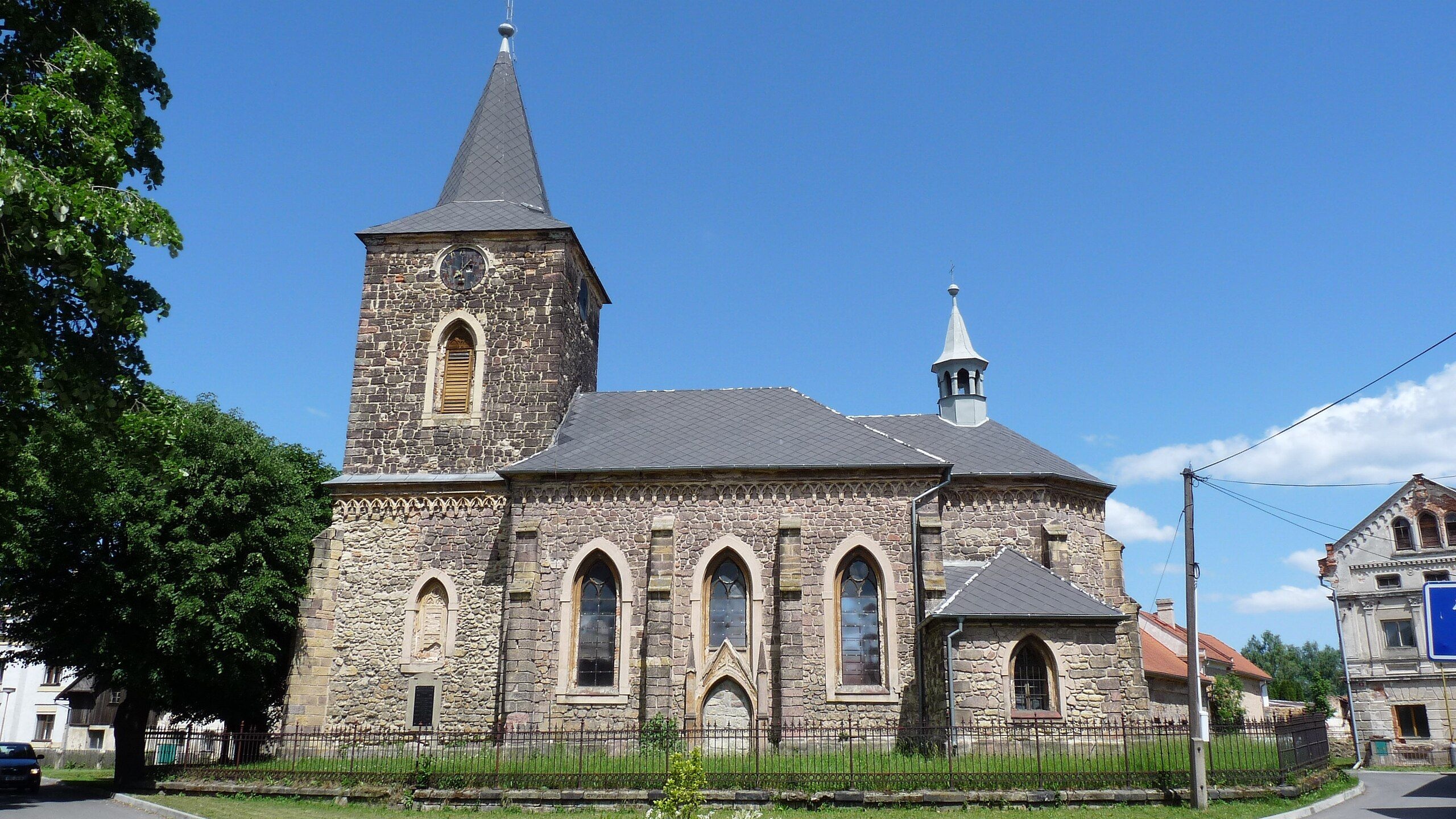 https://noveregiony.fra1.digitaloceanspaces.com/Katusice_Kostel_923365cb47.JPG