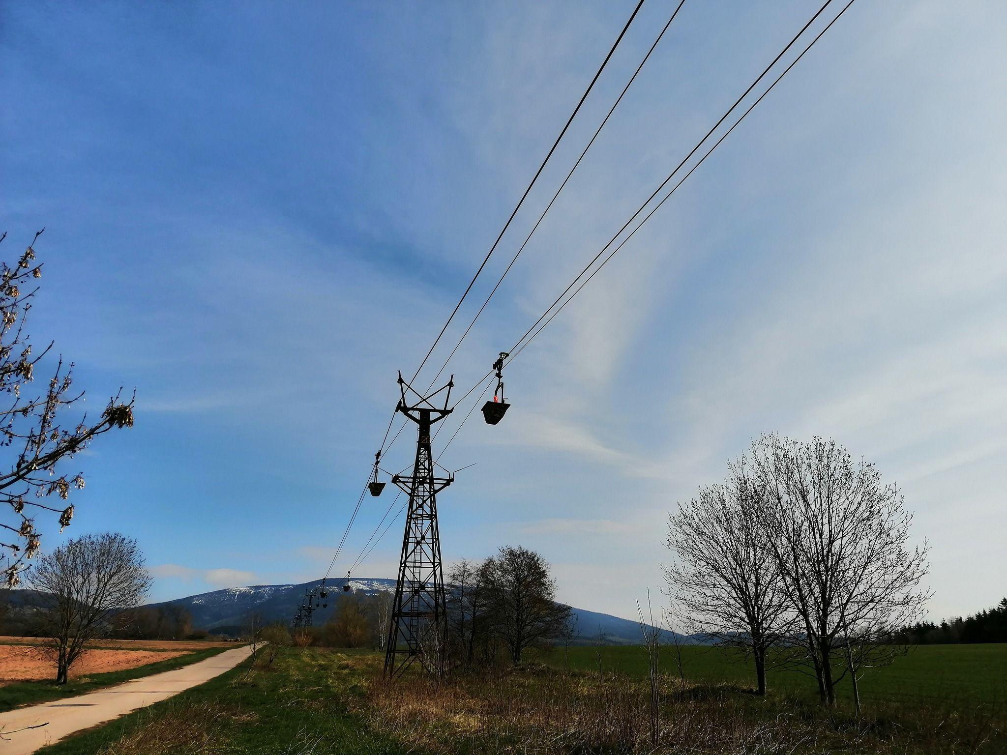 Fenomén: nejdelší středoevropská lanovka spojuje Černý Důl a Kunčice nad Labem