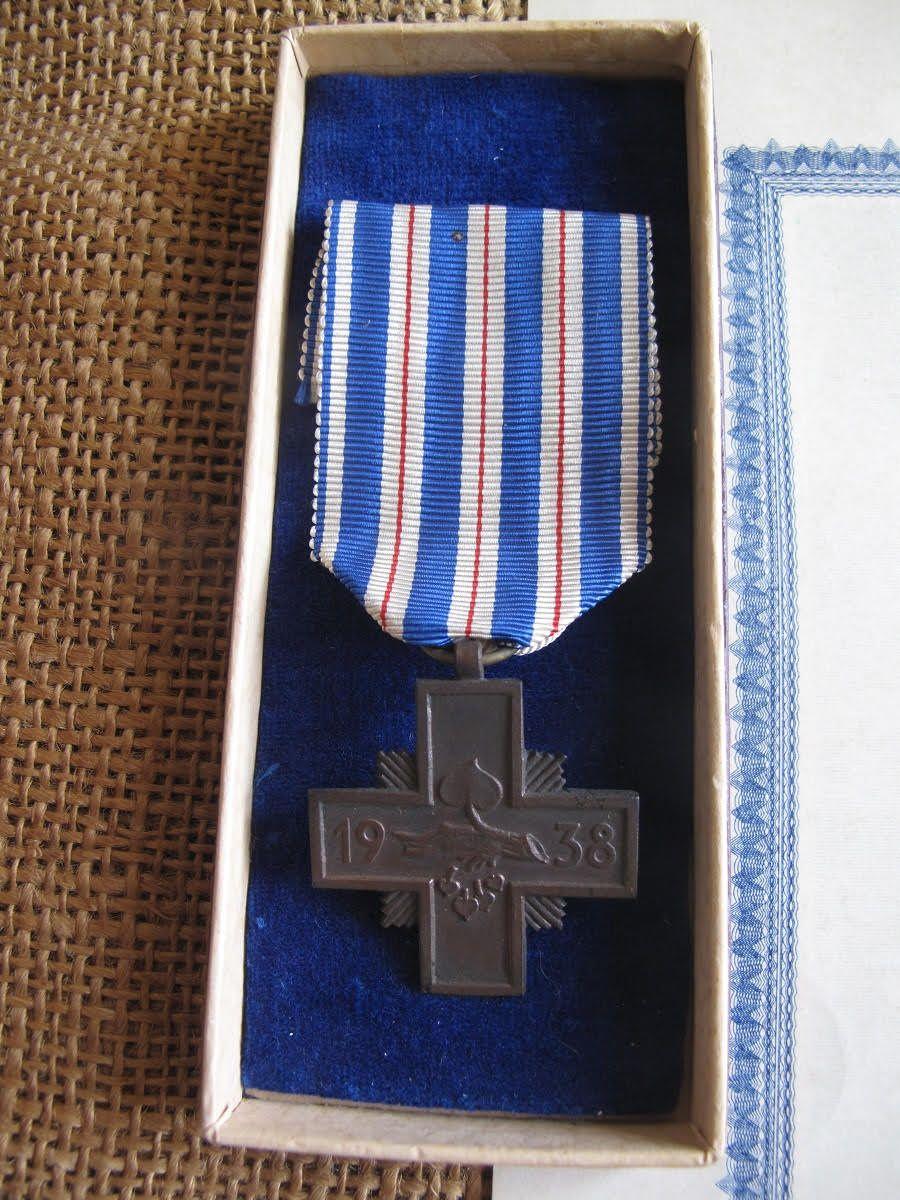 Nalezená dřevěná krabička odkryla silný příběh